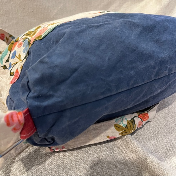 Floral Canvas Backpack/Napsack - Picture 5 of 7